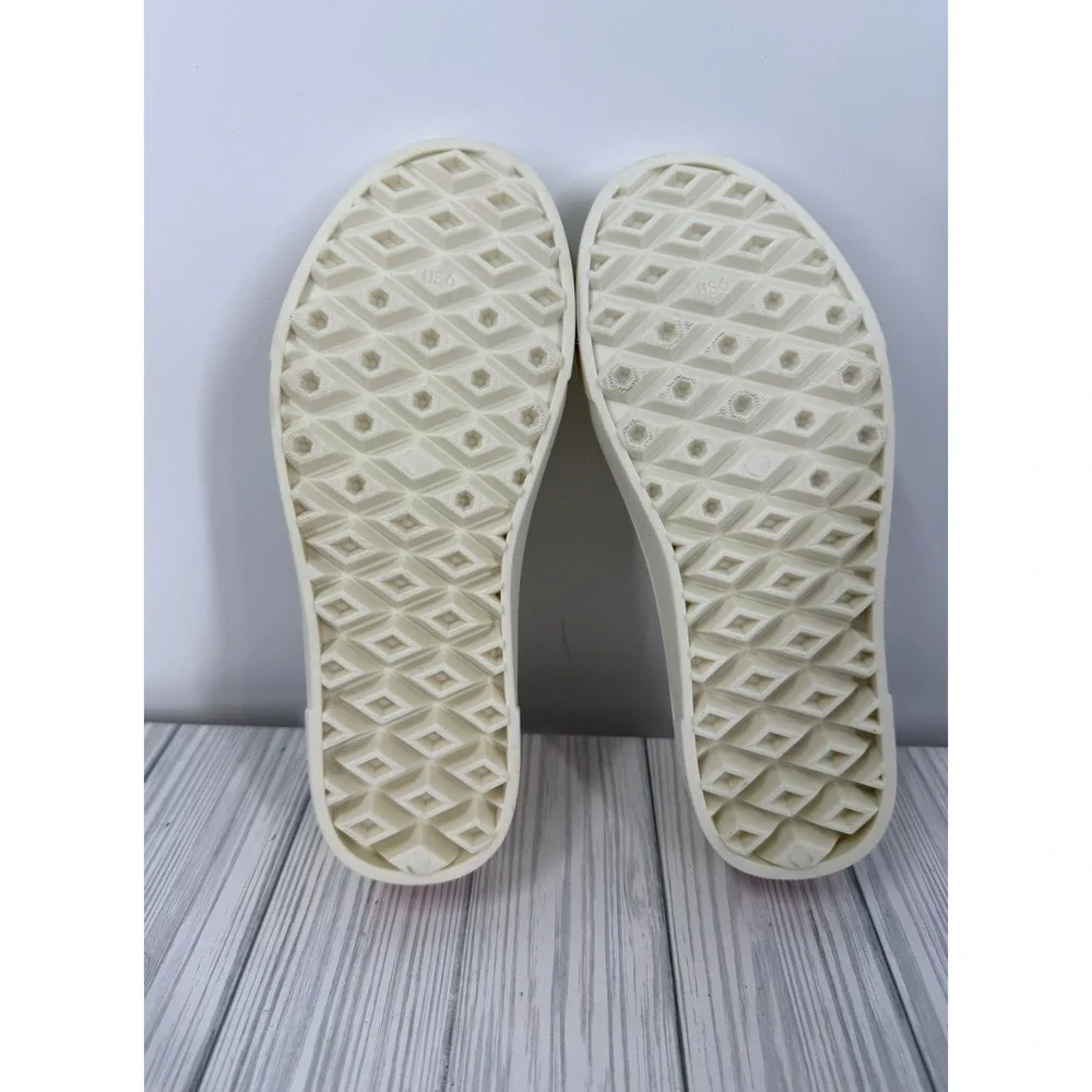 Vans Mens Slip On Mule TRK Marshmallow White Rubber Water  display picture 2